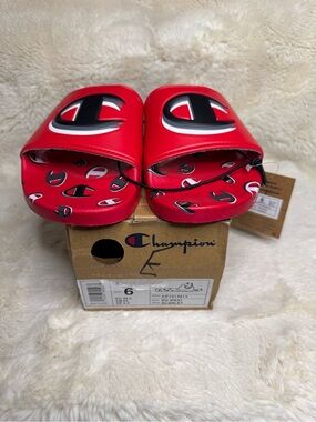 Size 6Y Champion Slides
